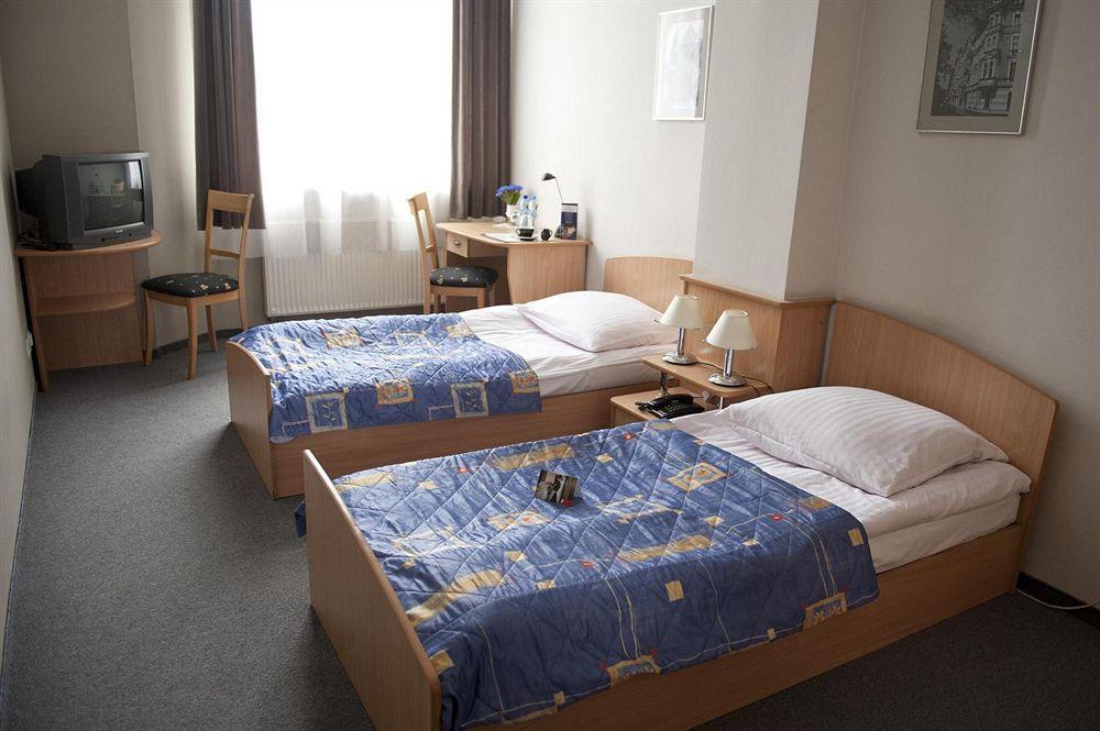 Hotel Diament Economy Gliwice Esterno foto