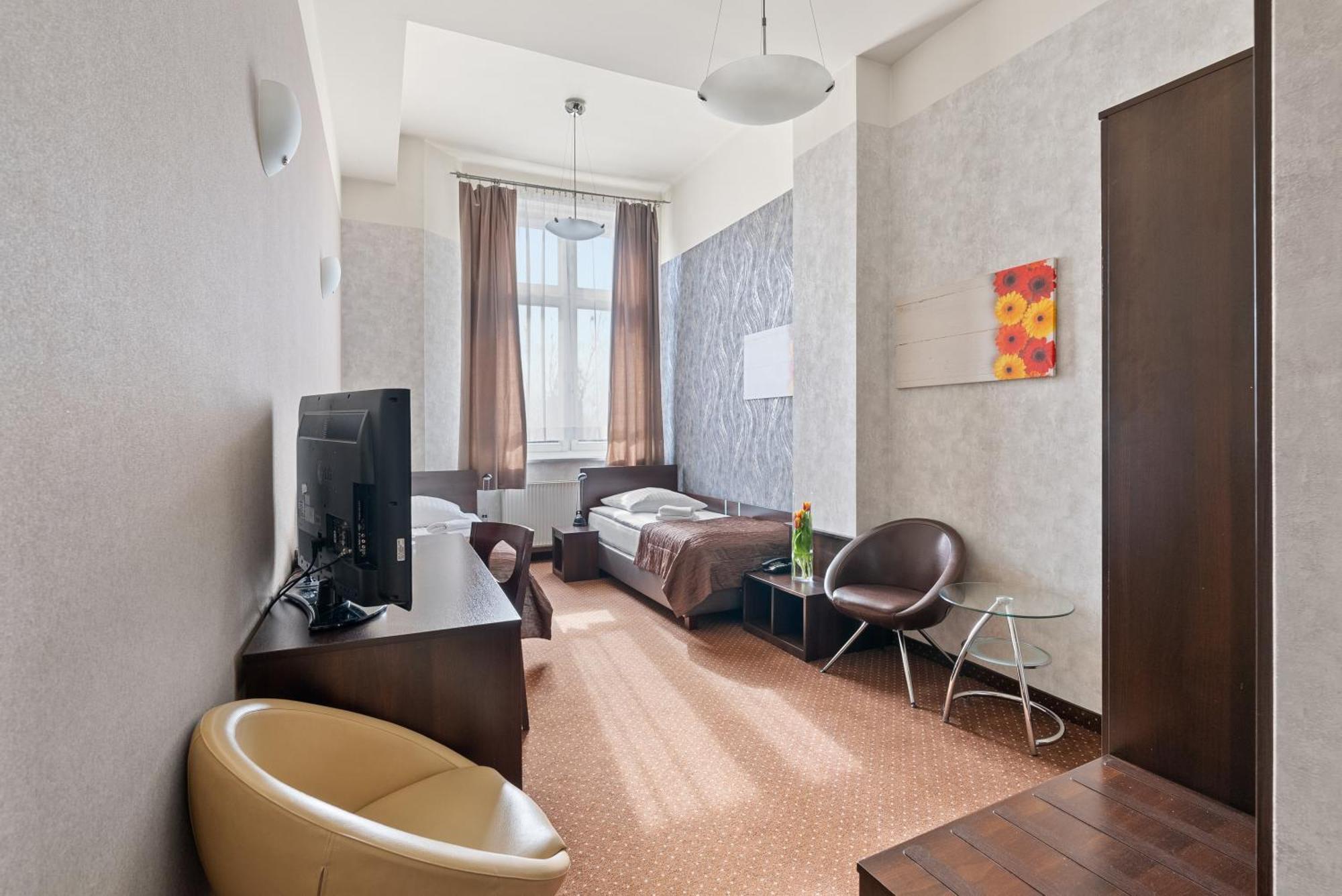 Hotel Diament Economy Gliwice Esterno foto
