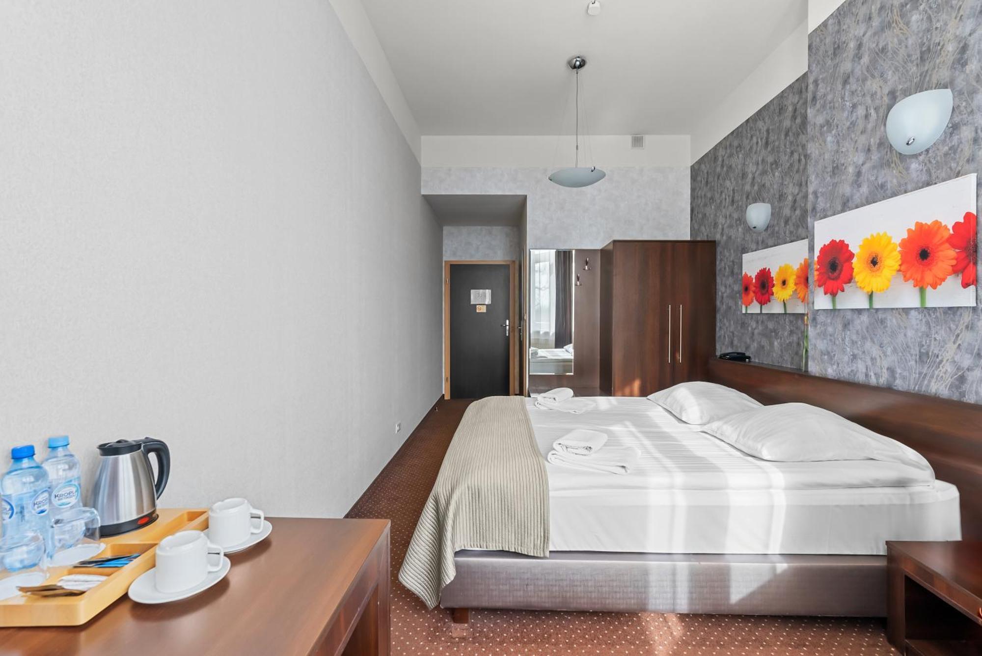 Hotel Diament Economy Gliwice Esterno foto