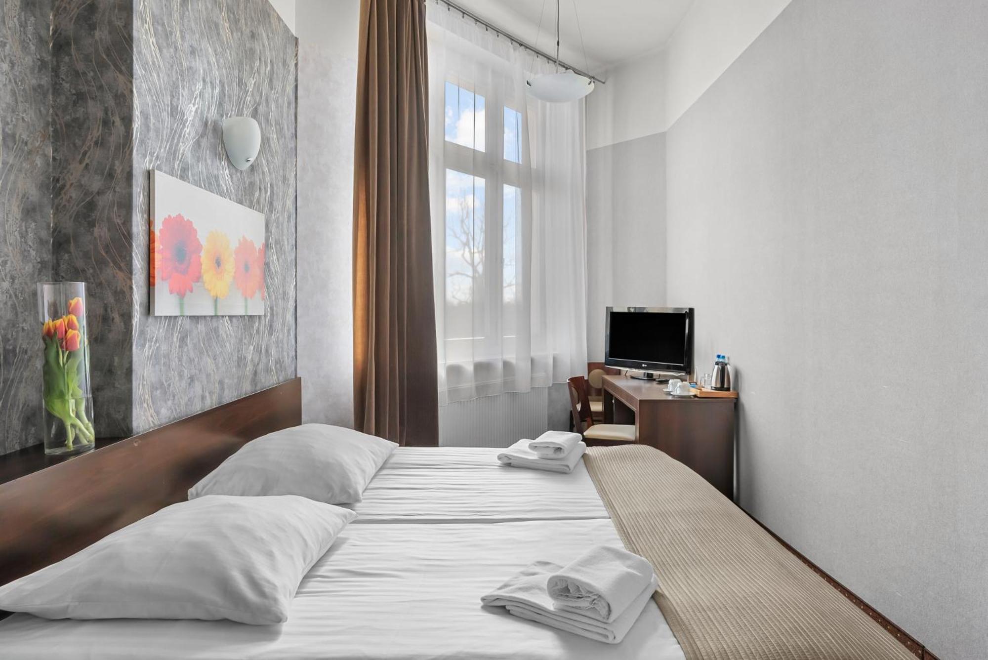 Hotel Diament Economy Gliwice Esterno foto