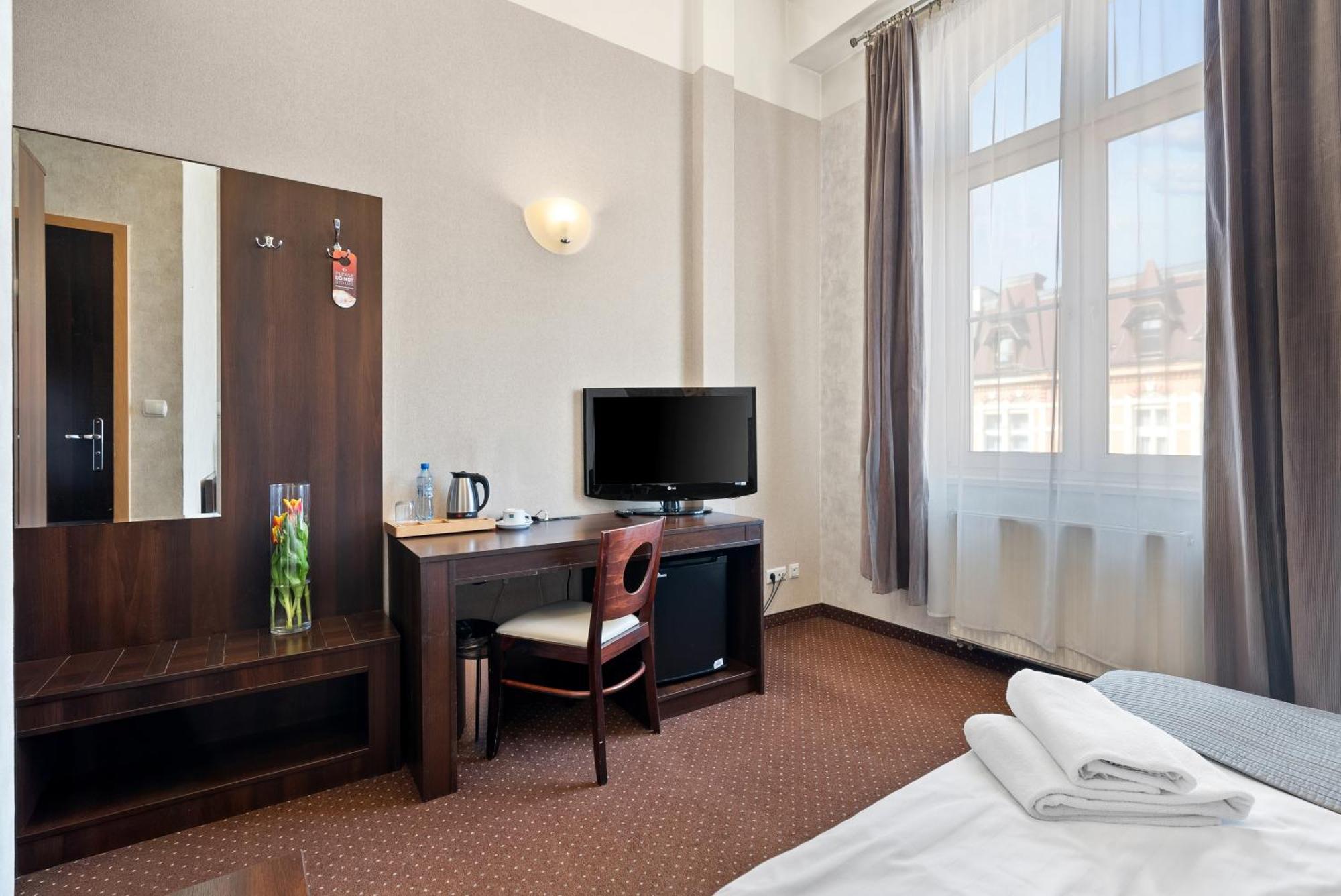 Hotel Diament Economy Gliwice Esterno foto