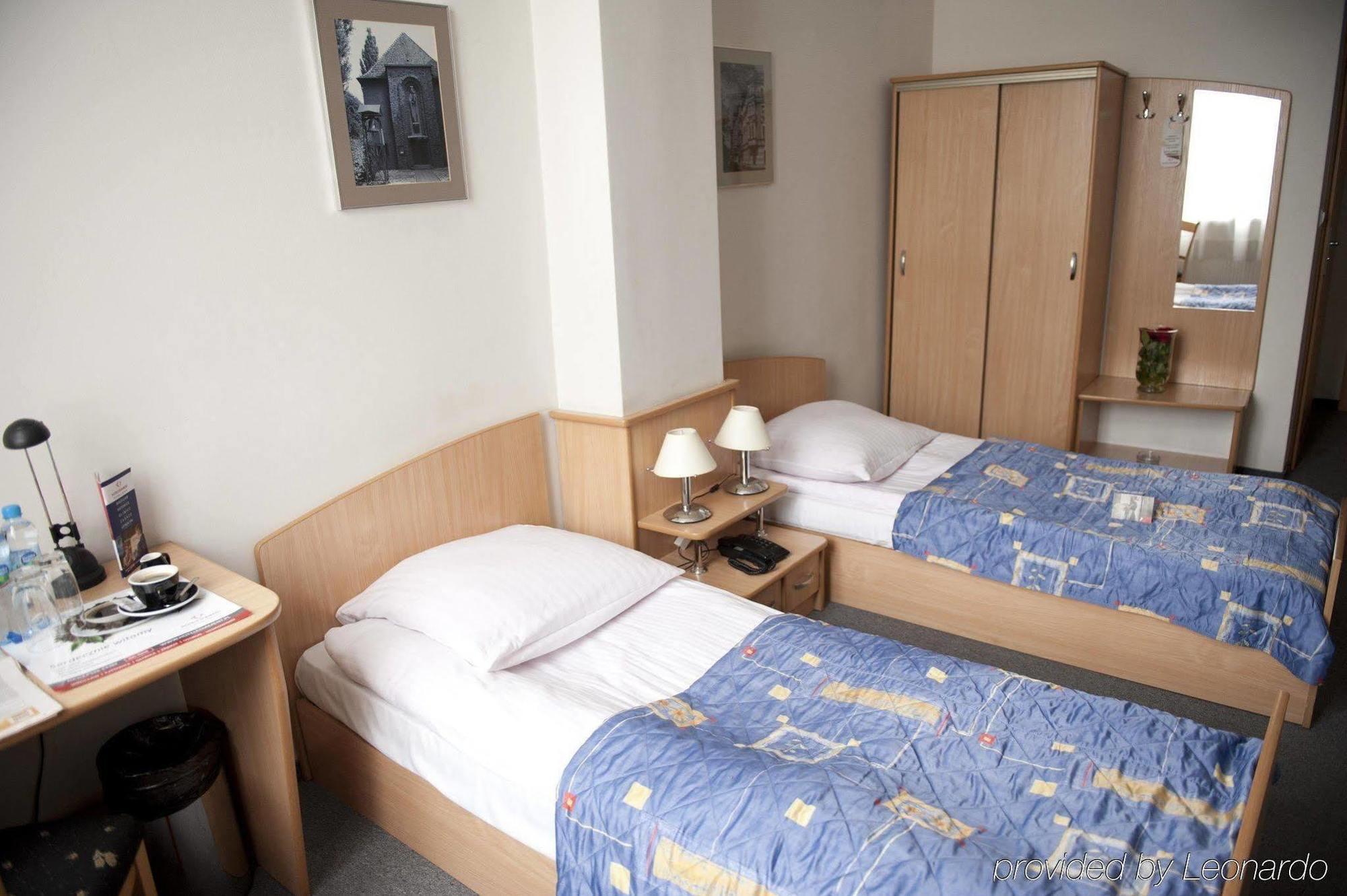 Hotel Diament Economy Gliwice Esterno foto